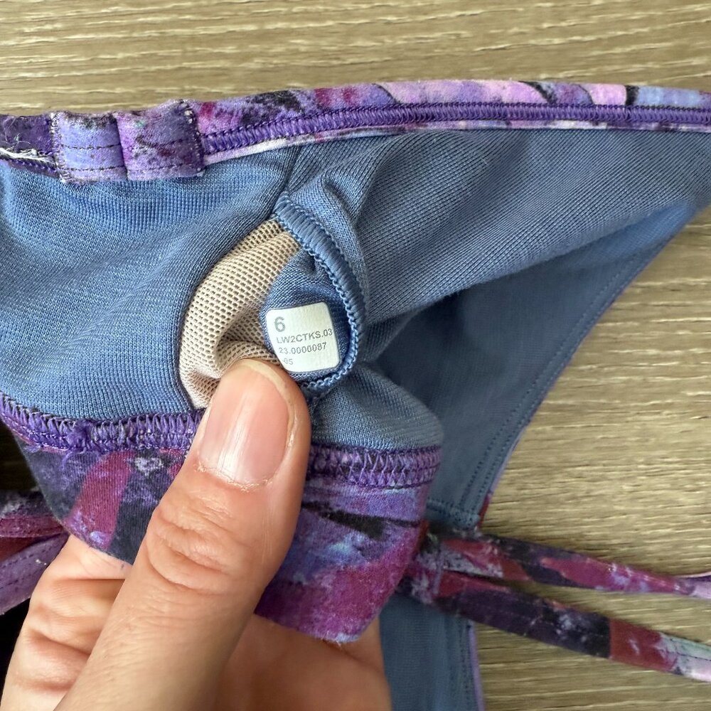 Lululemon Flow Y Bra Nulu – Iridescent Floral  Sz 6 • Light Support (A–C Cups)